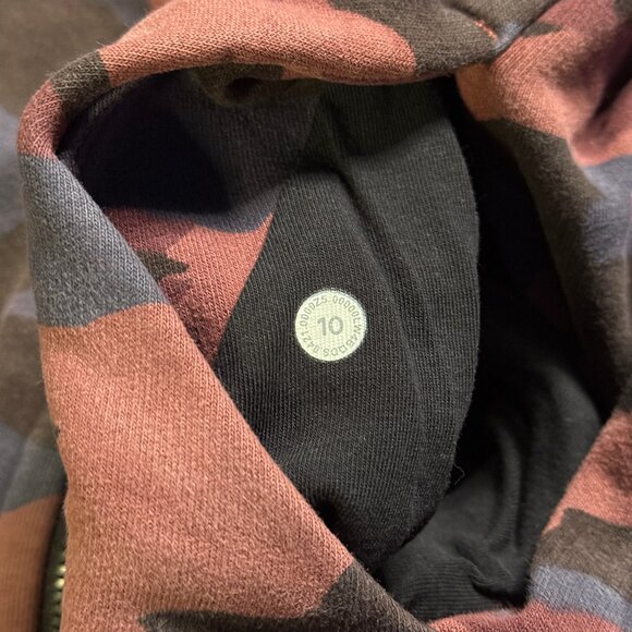Lululemon Women's Scuba Full-Zip Hoodie - Red Camo - Picture 5 of 7